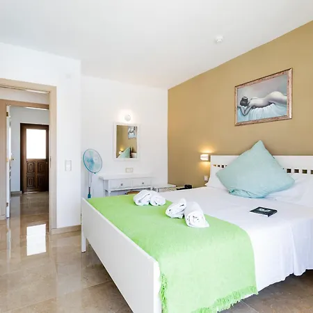 Floritas 23 Terrace And Swimming Pool * Playa de las Americas (Tenerife)