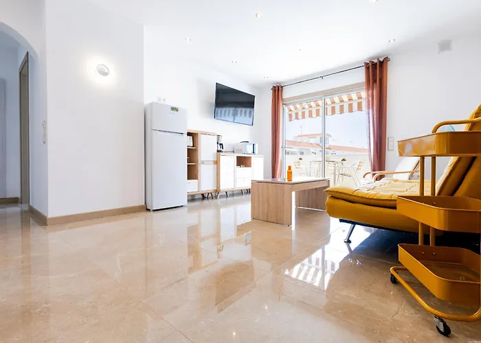 Floritas 23 Terrace And Swimming Pool דירה